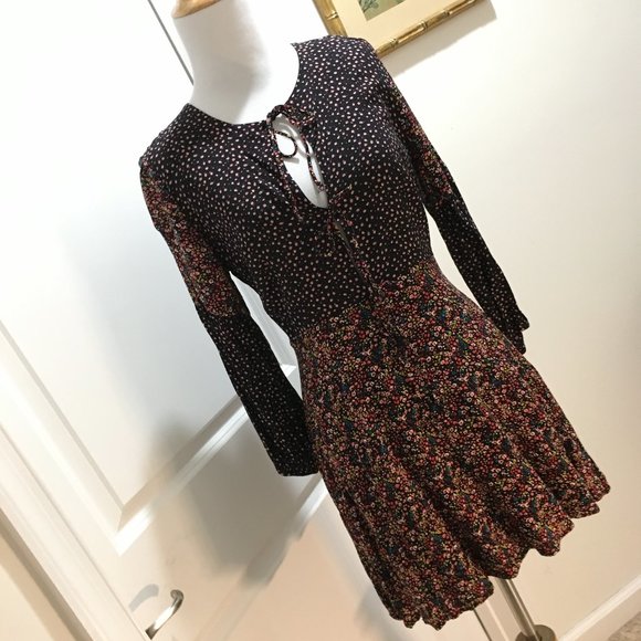 Forever 21 Dresses & Skirts - Forever 21 Two-pattern Floral Dress